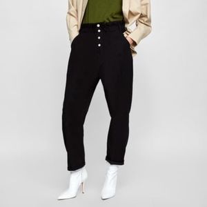 BAGGY PANTS WITH BUTTONS